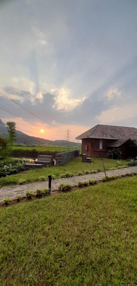 Umbartha Resort Naneghat Ghātghar Exterior photo