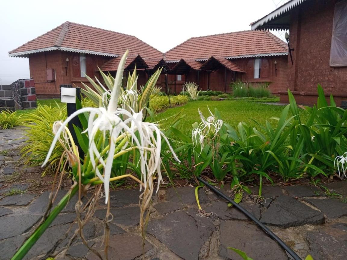 Umbartha Resort Naneghat Ghātghar Exterior photo